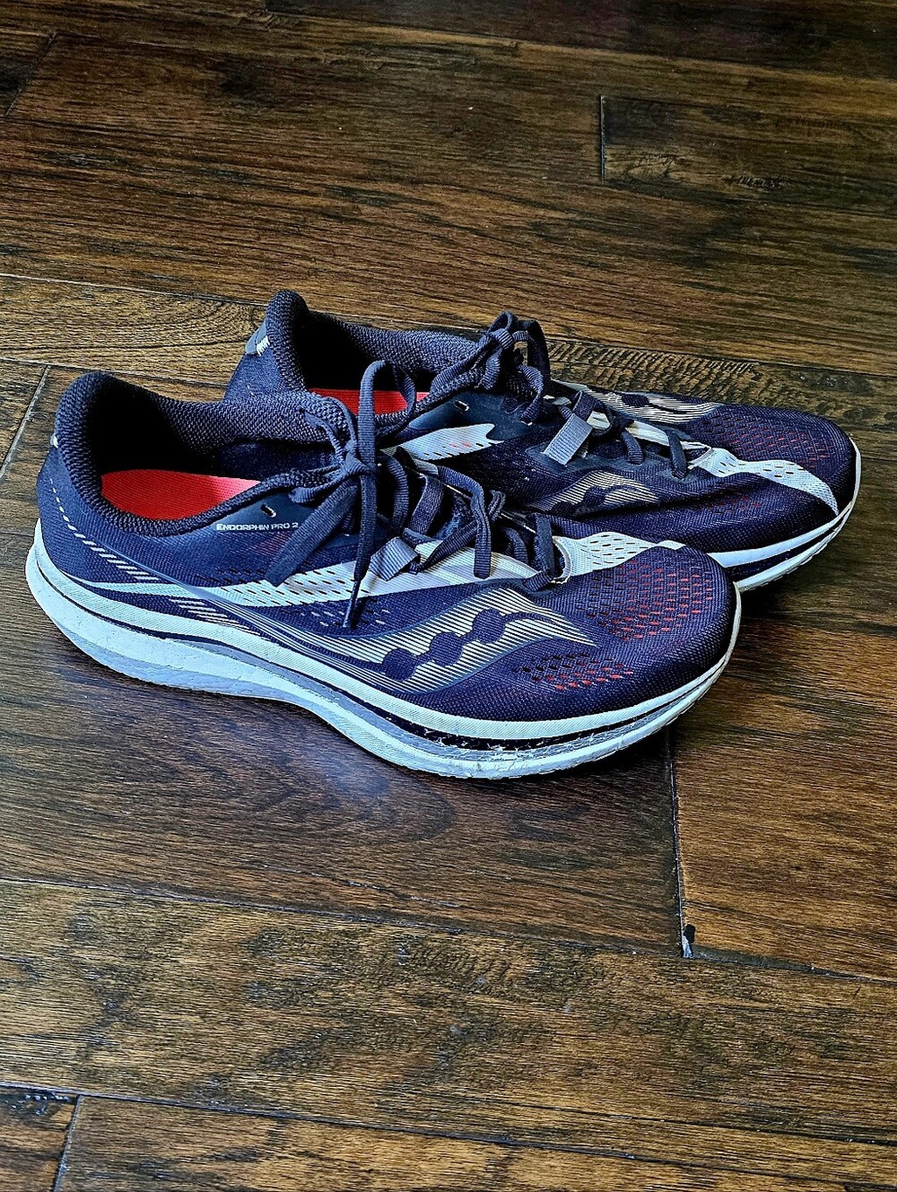 Saucony Men’s Red/White/Black Endorphin Pro 2 RUNNING Shoes Size 11
